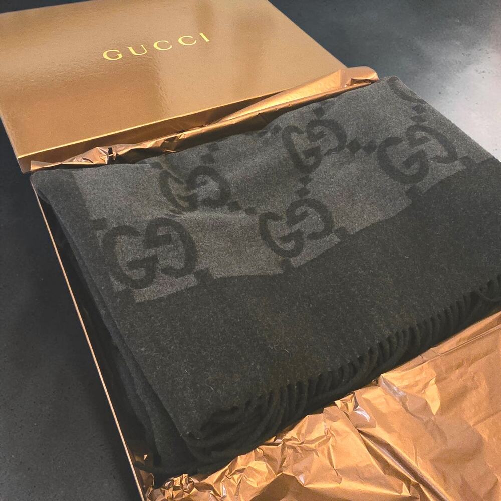 Gucci GG Monogram Throw Blanket Wool Cashmere Black Gray Italy 72x58 Box